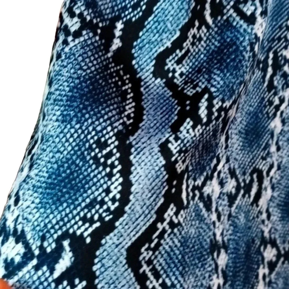 H & M shades of blue snake print cami/tank size 4 - Picture 4 of 8